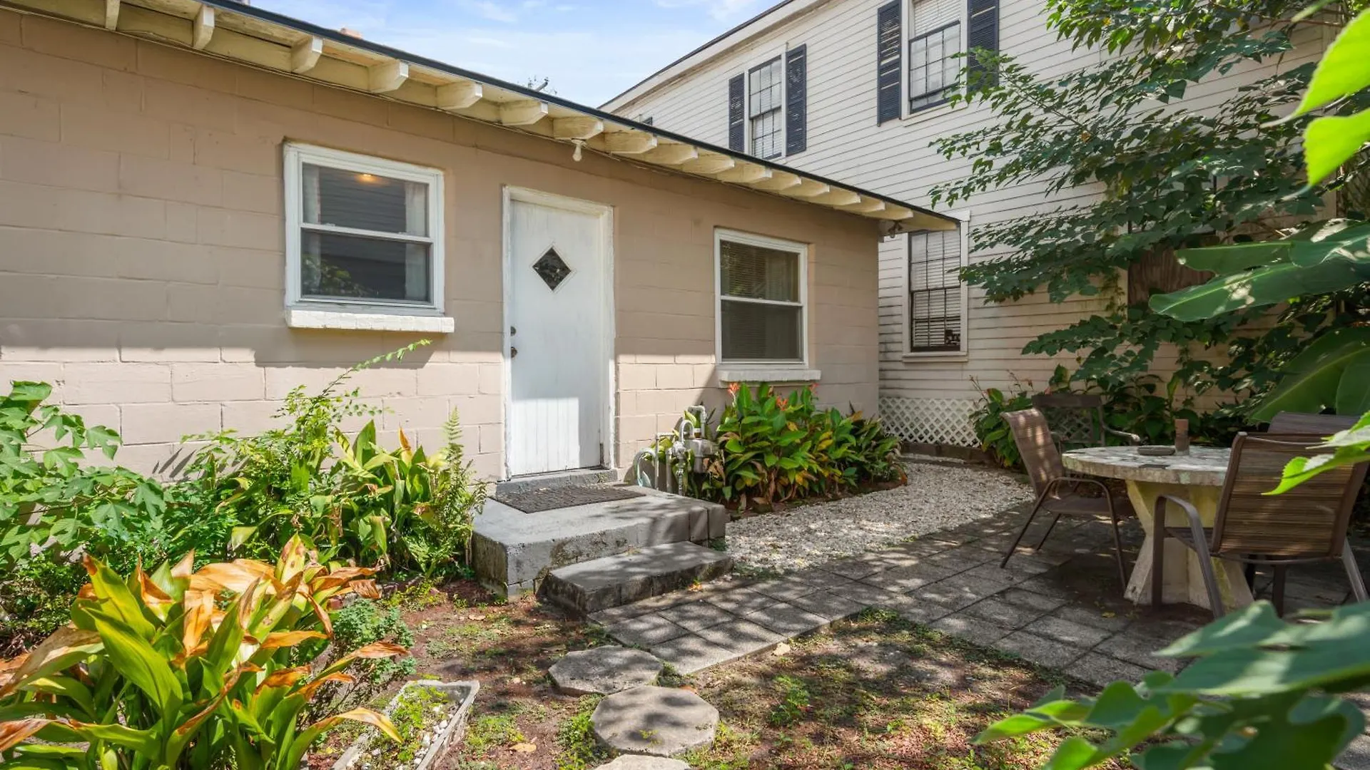 2Br Historic Walkable Duplex Near Forsyth Park Free Parking Apartment Savannah United States